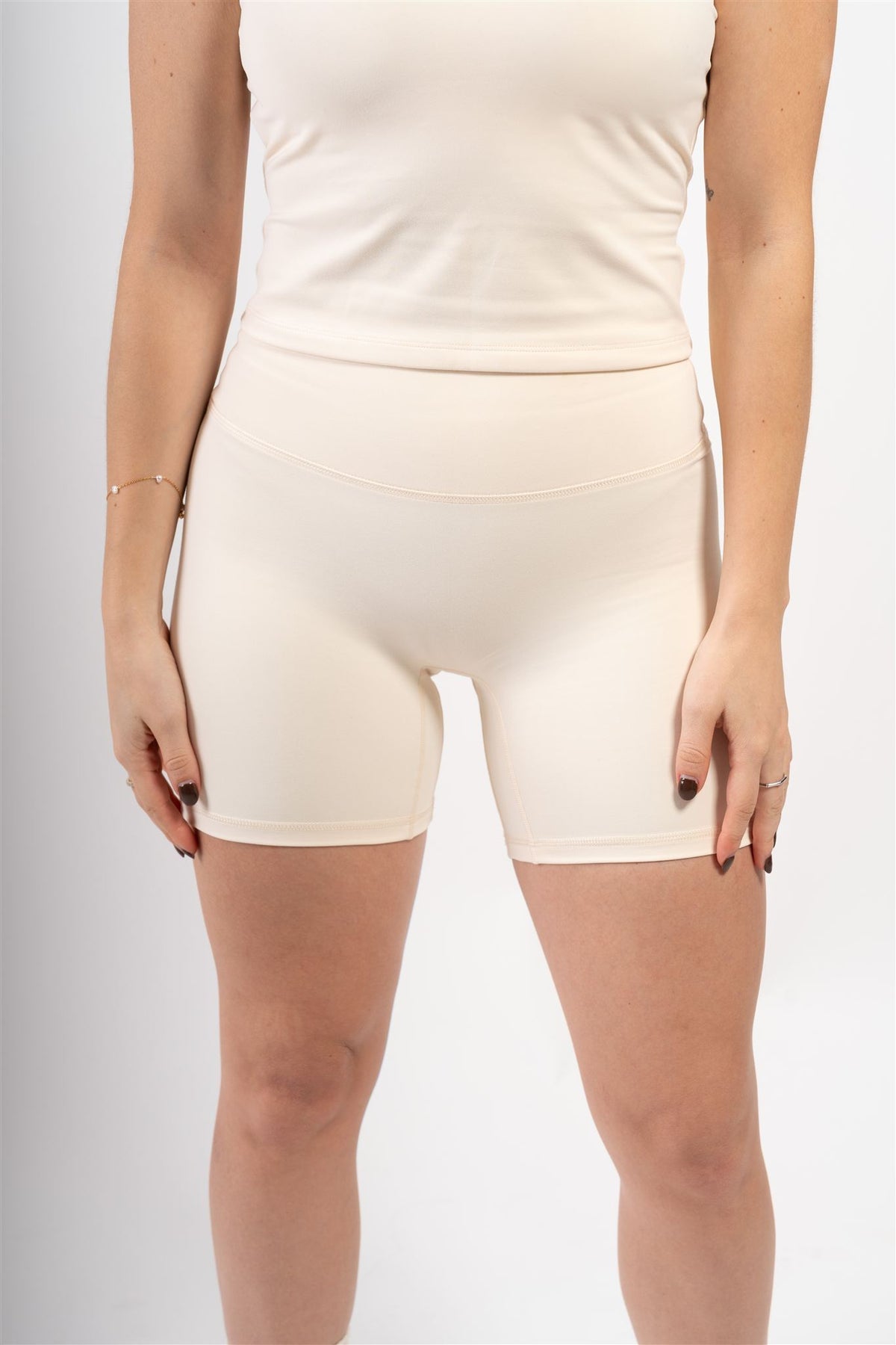 Flawless Short Oatmilk